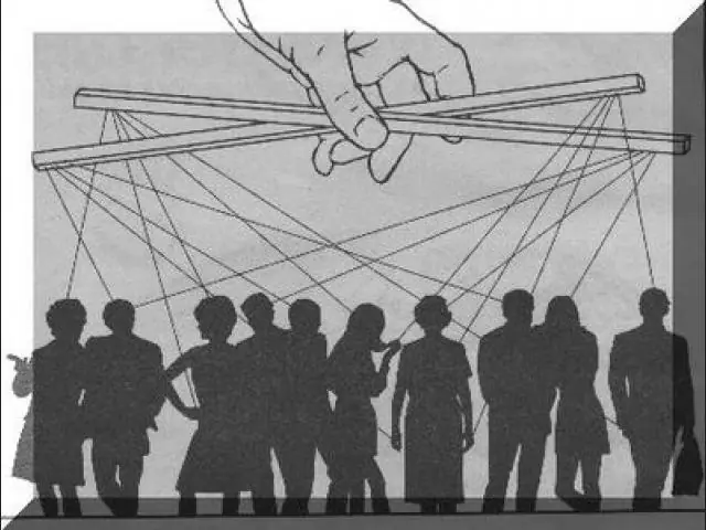 10 estrategias de manipulación de masas, según Chomsky