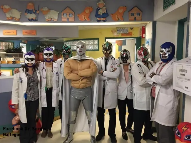 Lo que este superhéroe hace por los niños es Genial