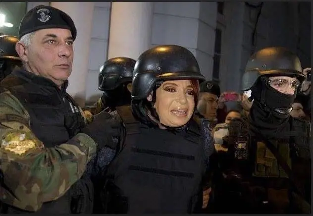 Esta noche Vuelve CFK: Vuelve la Democracia