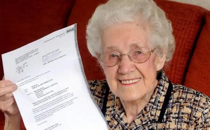 Urgente a sus 99 años le informan que está embarazada