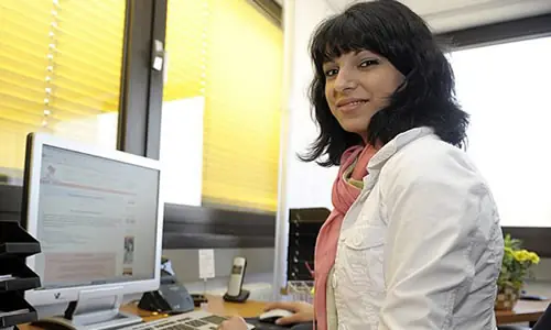 Rumana gano 190 mil por su virginidad