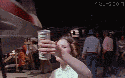 10 gifs que muestran las maneras más creativas de beber cerv