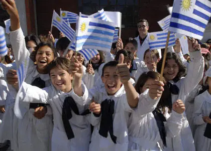 Uruguay es el mejor páis y en especial que chile.