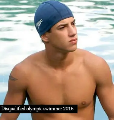 Nadador olimpico es Eliminado por tener el paquete grande