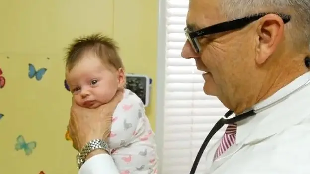 Calmar a un bebé que llora en 4 pasos faciles