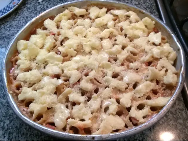 Tarta de Rigattoni con Estofado [Foto-Receta]