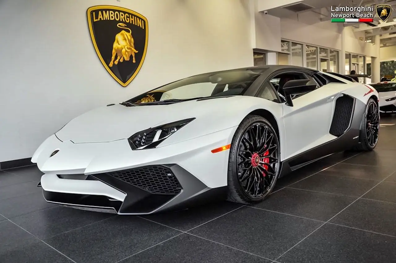 Lamborghini Aventador SV modificado por Ad Personam Studio