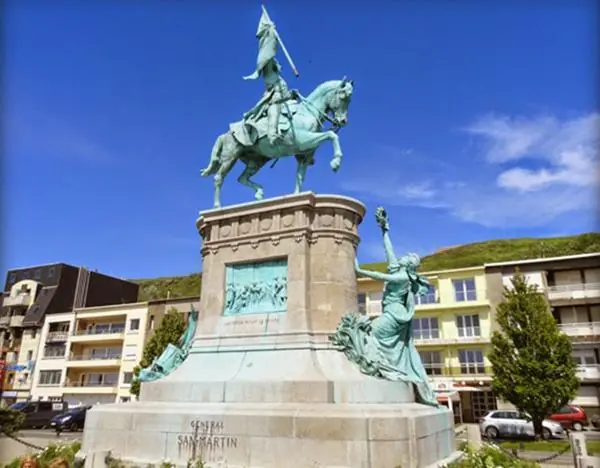 La leyenda de la estatua de San Martín en Boulogne-sur-Mer La leyenda de la estatua de San Martín en Boulogne-sur-Mer