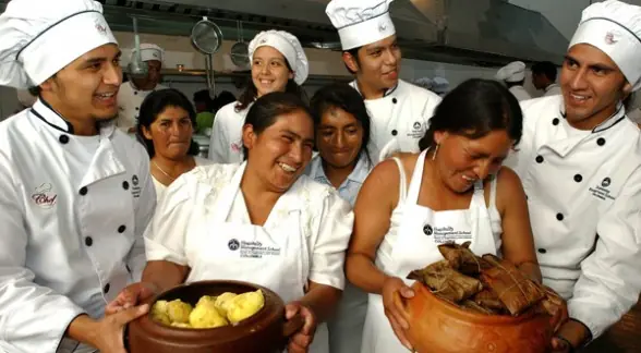 (Se Pudrió Todo)En Chile ya hay 1 millón de inmigrantes (Se Pudrió Todo)En Chile ya hay 1 millón de inmigrantes