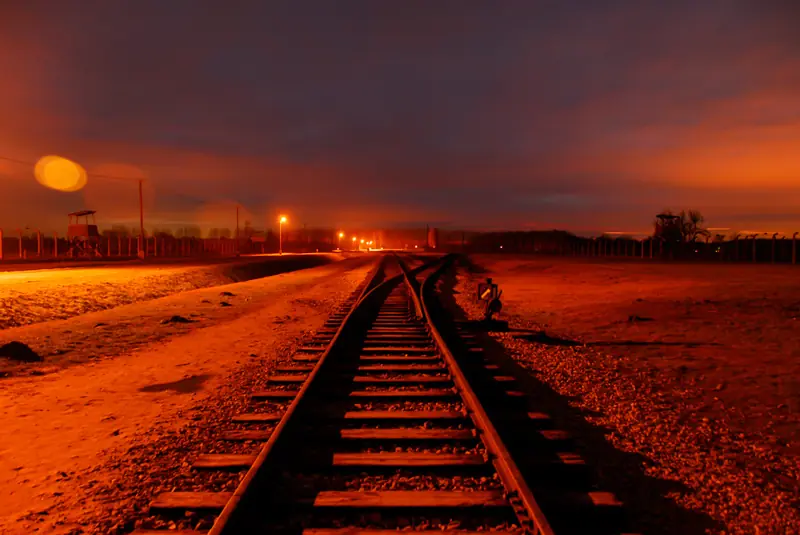 Inician excavaciones para desenterrar tren del tesoro nazi
