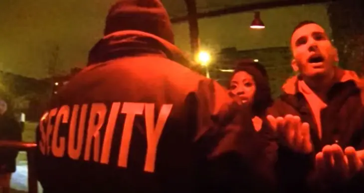 Guardia grabó lo insoportable que es lidiar borrachos