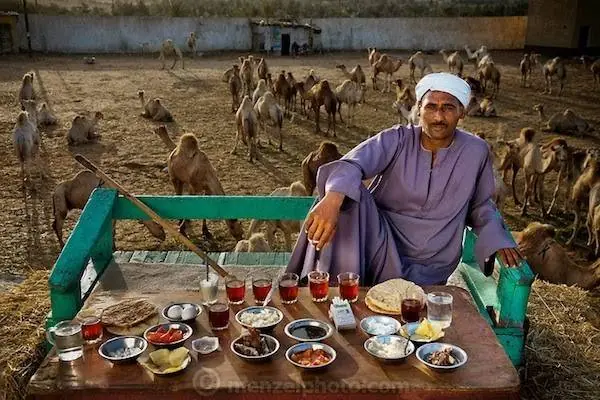 Esto es lo que comen al día 15 personas de todo el mundo