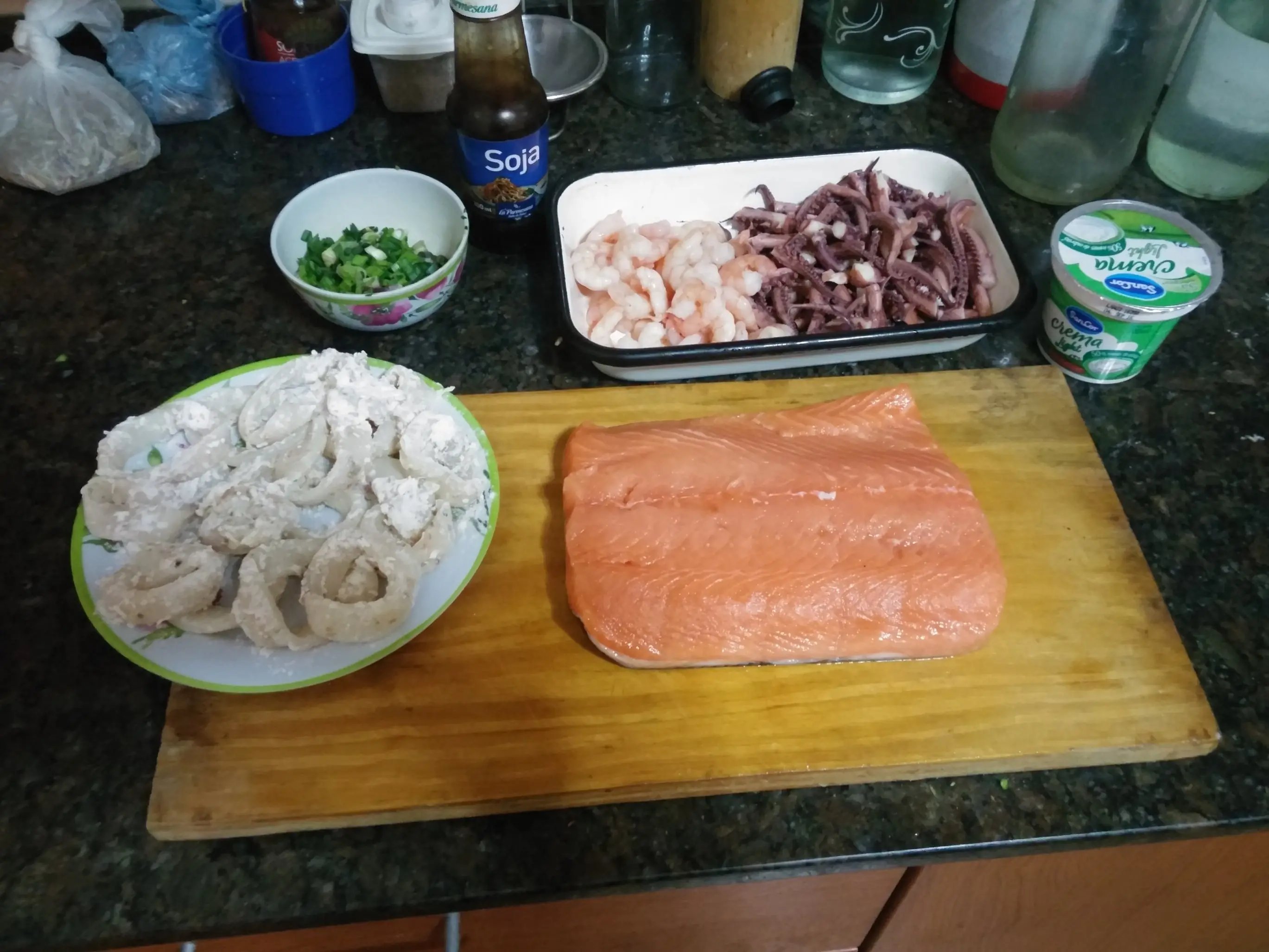 Foto receta salmon c/s crema camarones y tentaculos