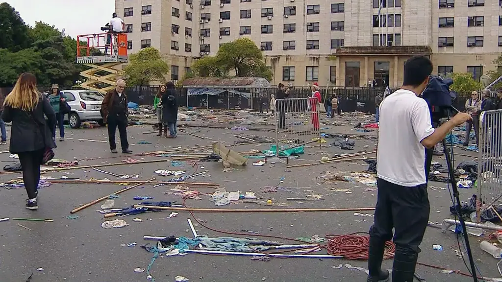 Despues del discurso de la jefa asi quedo