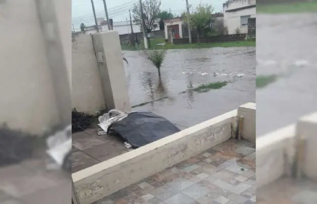 Un Pueblo se Hunde por el Agua y Culpan a Productores