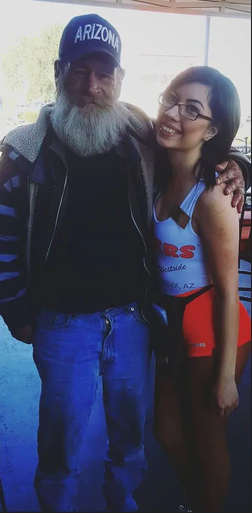 hooters
