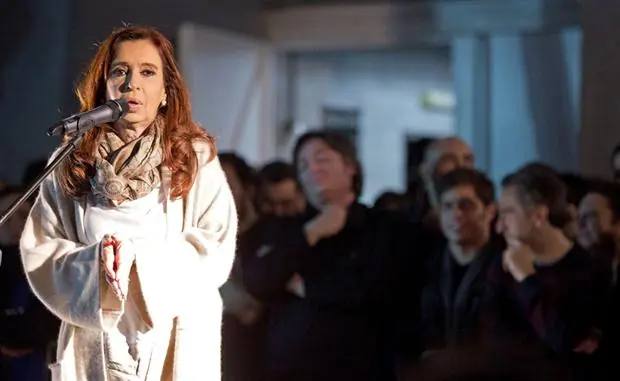 Cristina Elisabet al horno: indagada por corrupta en horas.
