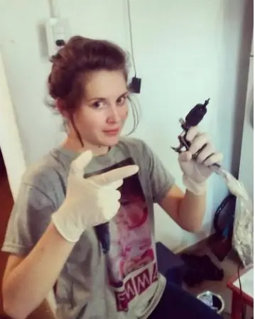 Una youtuber suelta en T!