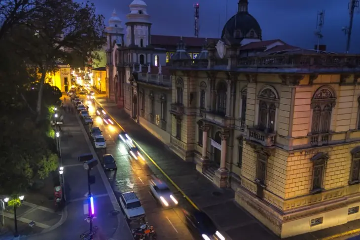 15 Razones por las cuales NUNCA deberías visitar Venezuela