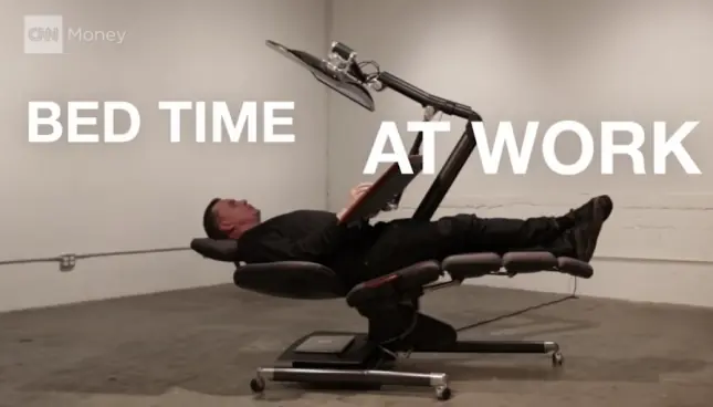 Conoce el escritorio que te permite trabajar acostado