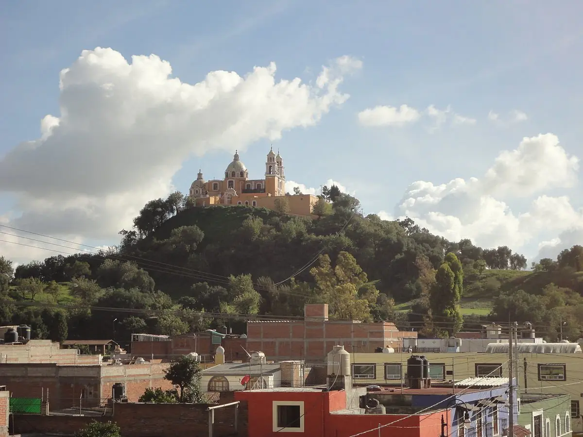 Pirámide gigante que se esconde bajo una montaña de México