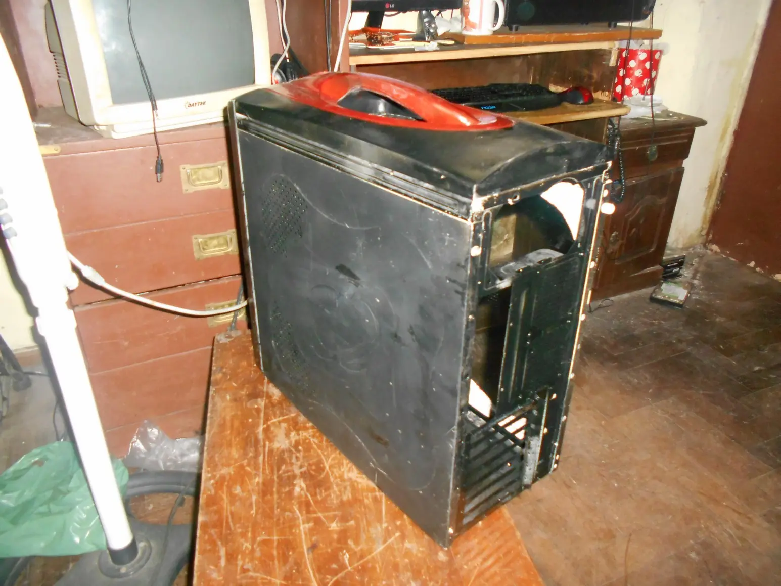 Tunnié full gamer un viejo gabinete de pc re feo