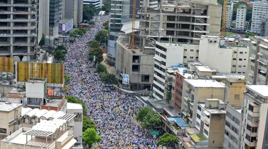 NO NOS CANSEMOS