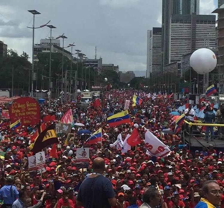 Oposición Contra Los ''Defensores De La Patria''