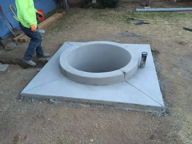 Hombre noto algo raro en su jardín. Mirá lo que descubrió!