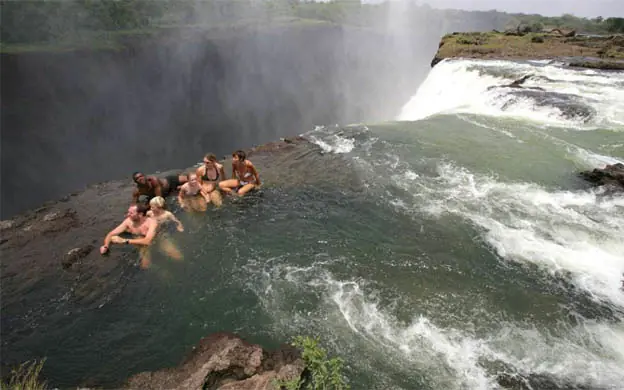 7 lugares escalofriantes para meterse a nadar