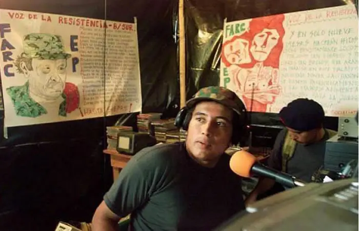 Siguen premiando a las Farc: les van a dar 31 emisoras.