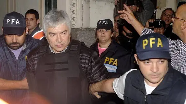 Saben donde estan las Bóvedas de Lazaro Baez