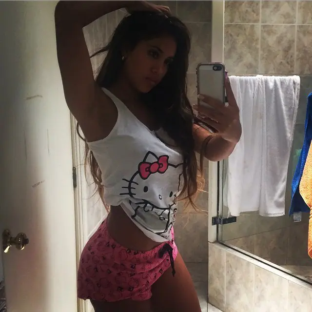 Peruanitas en faldita y shorts...solo mayores de 14!