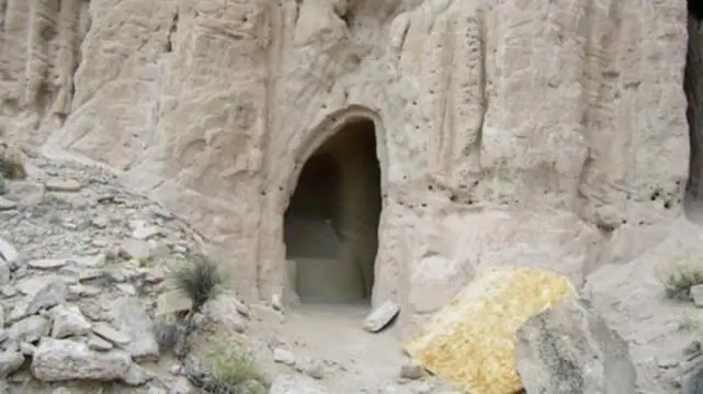 Se encerró 10 años en una cueva y ...