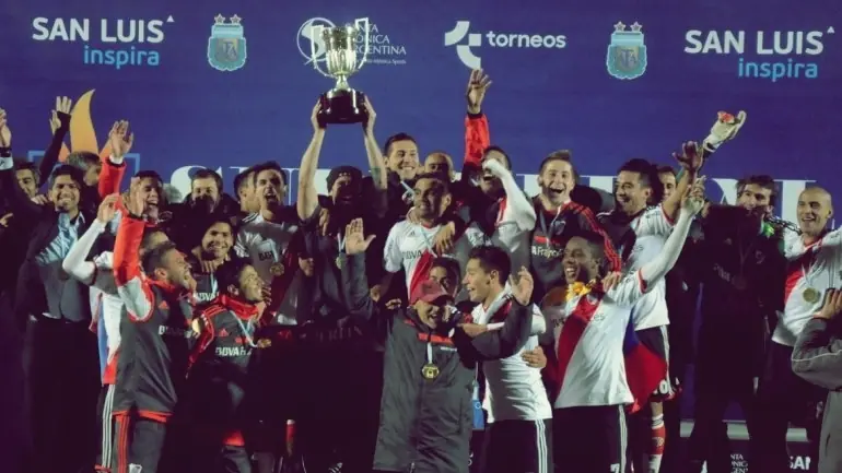 Los 5 grandes campeones [2010-2015] [Mega-Post]