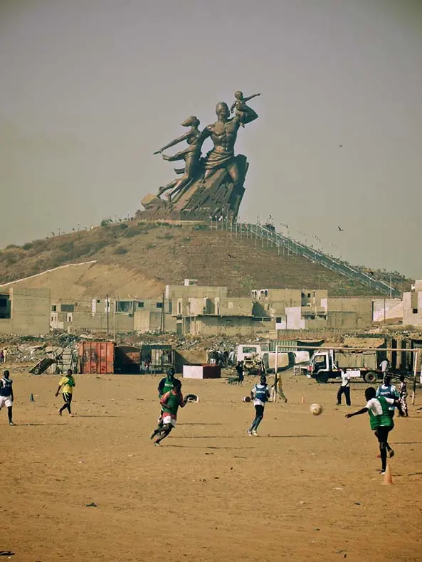 monumento al renacimiento africa