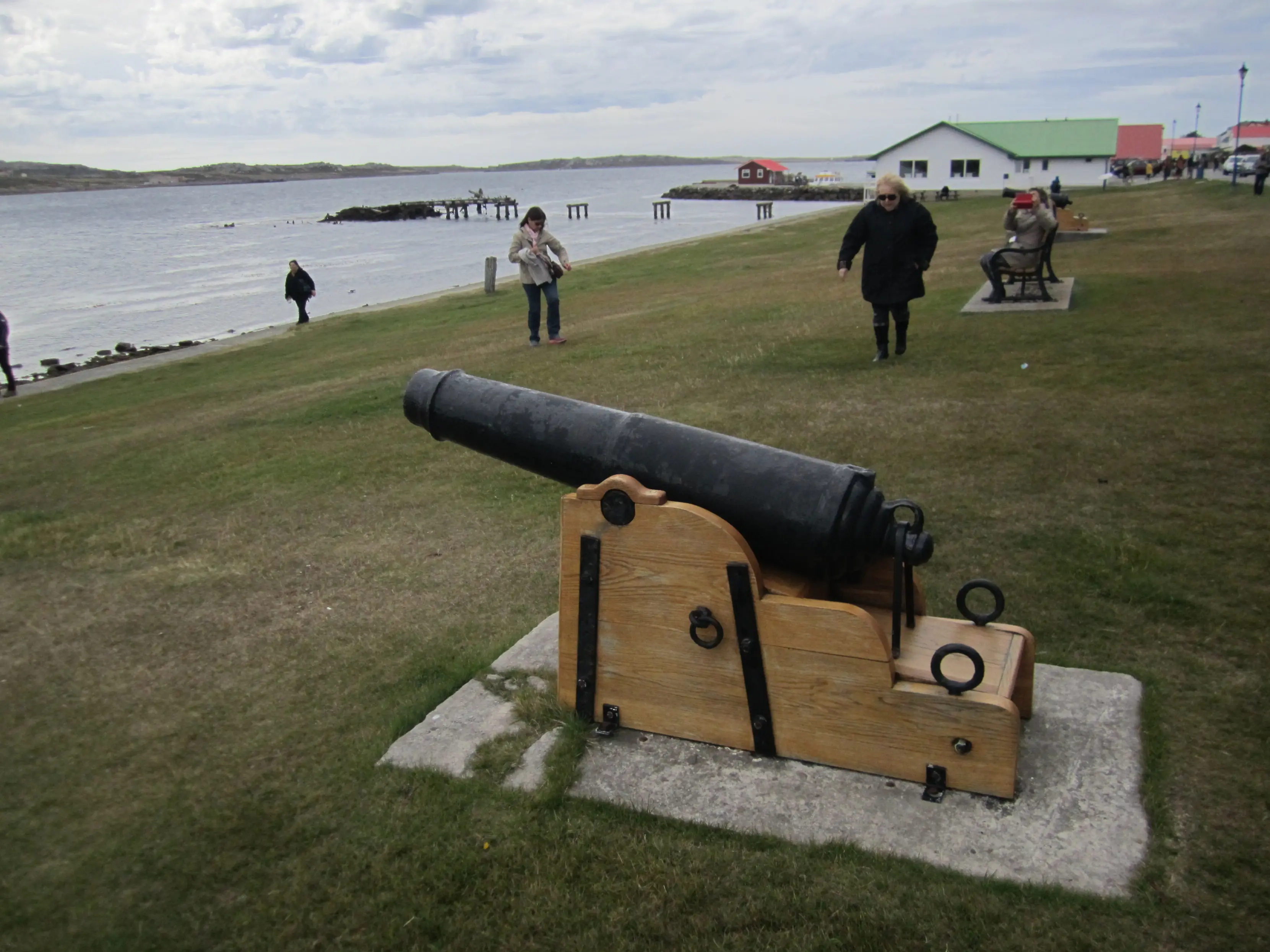 Malvinas fines Marzo 2016. Fotos ciudad y campos de batalla.