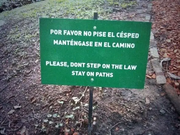 Los 20 carteles peor traducidos de la historia