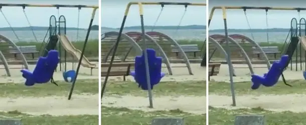 Graban en vídeo un fantasma en un parque infantil
