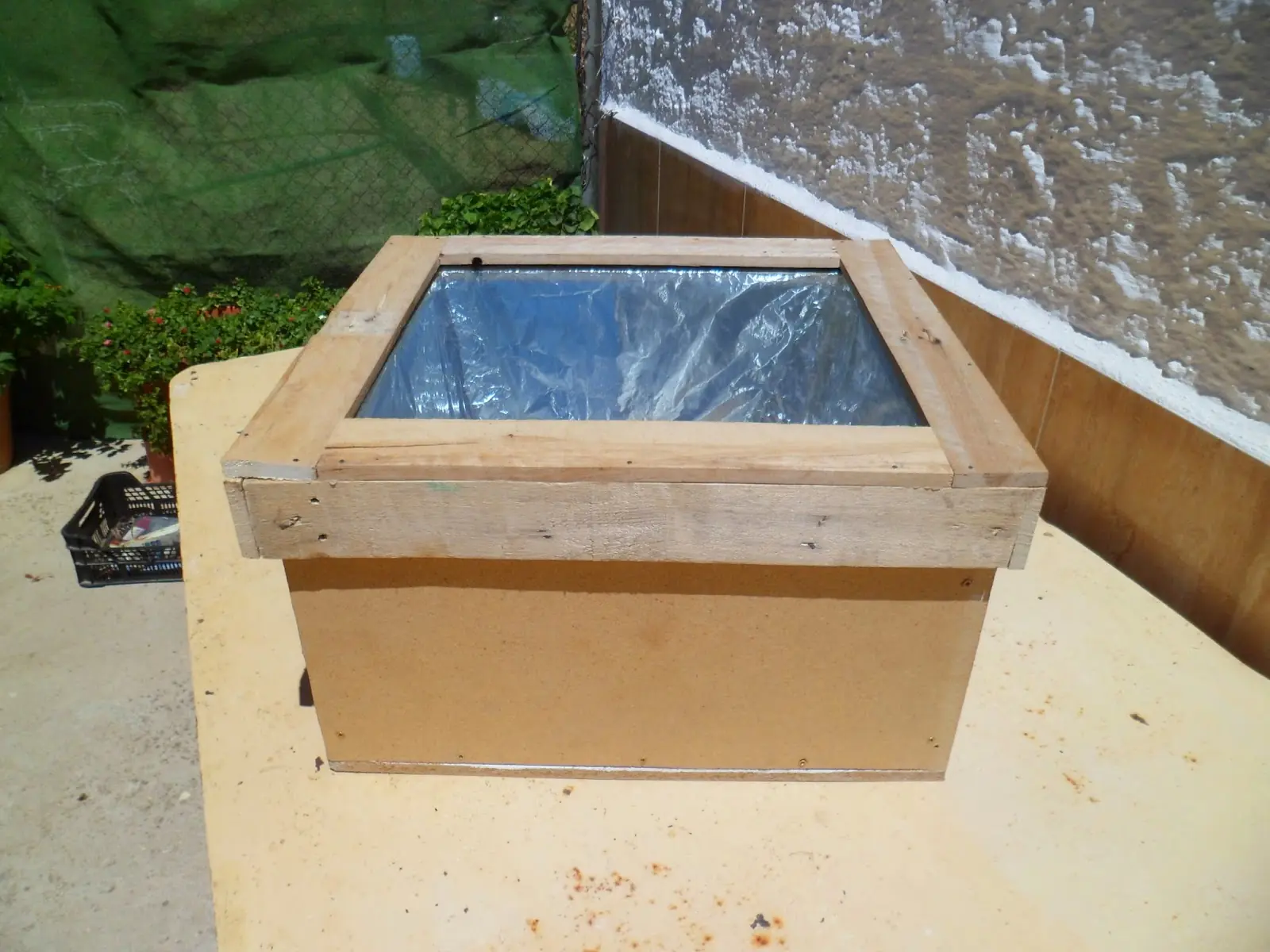 Fabriqué un horno solar, no eléctrico.