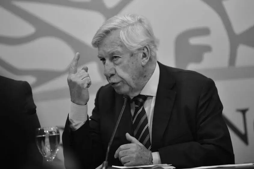 Astori: "Tenemos un exceso de funcionarios públicos"