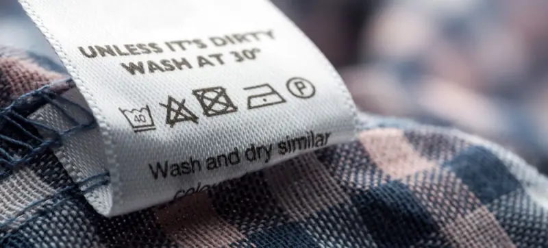 ¿Qué significan los símbolos de las etiquetas de la ropa?