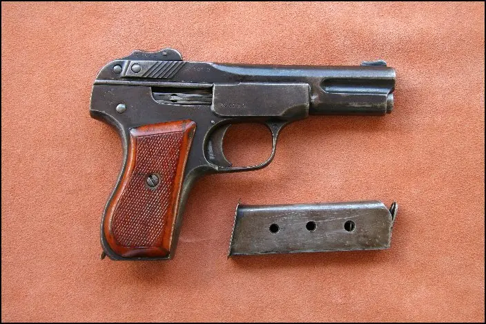 Como funcionan 13 armas de la I Guerra Mundial en GIFs