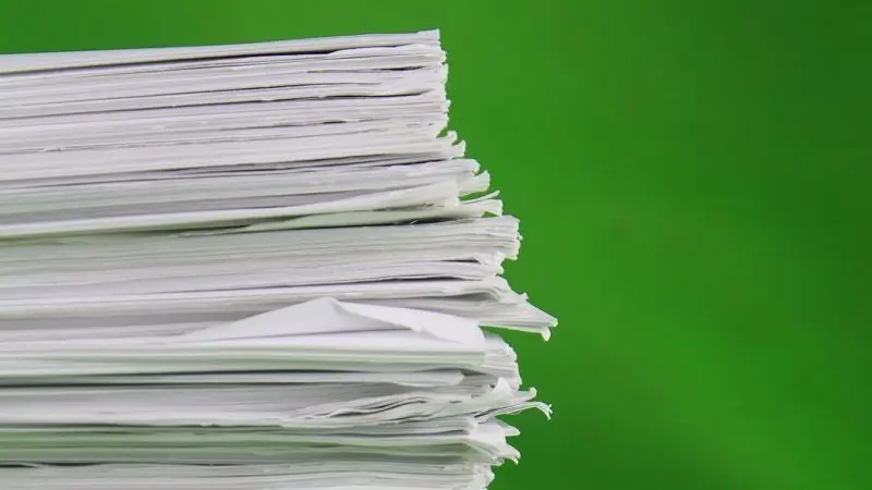 Razones por las que cortarte con una hoja de papel duele