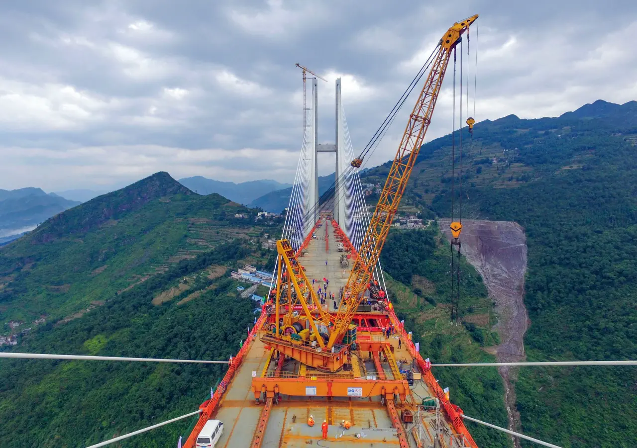 Casi listo el puente más alto del mundo