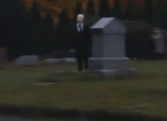 Seres misteriosos grabados