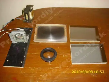 Proyector 100% artesanal