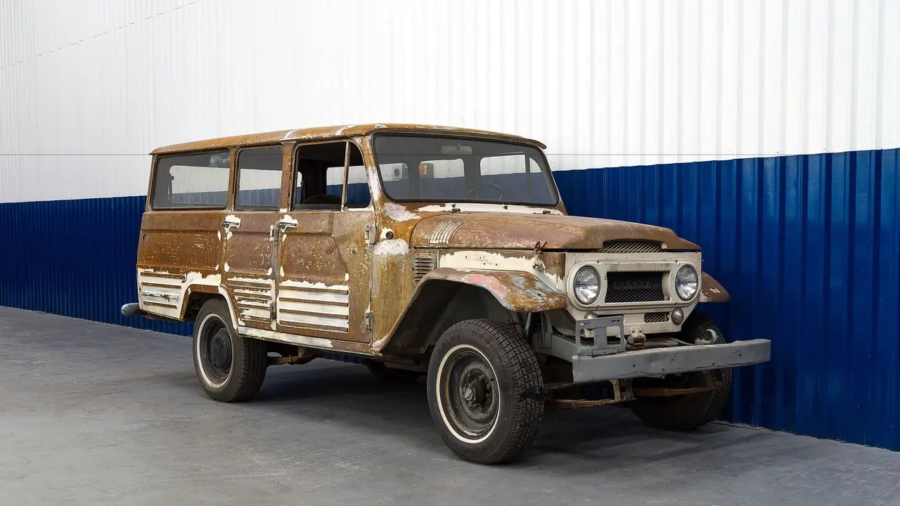 mira esta Toyota Land Cruiser del 67 restaurada