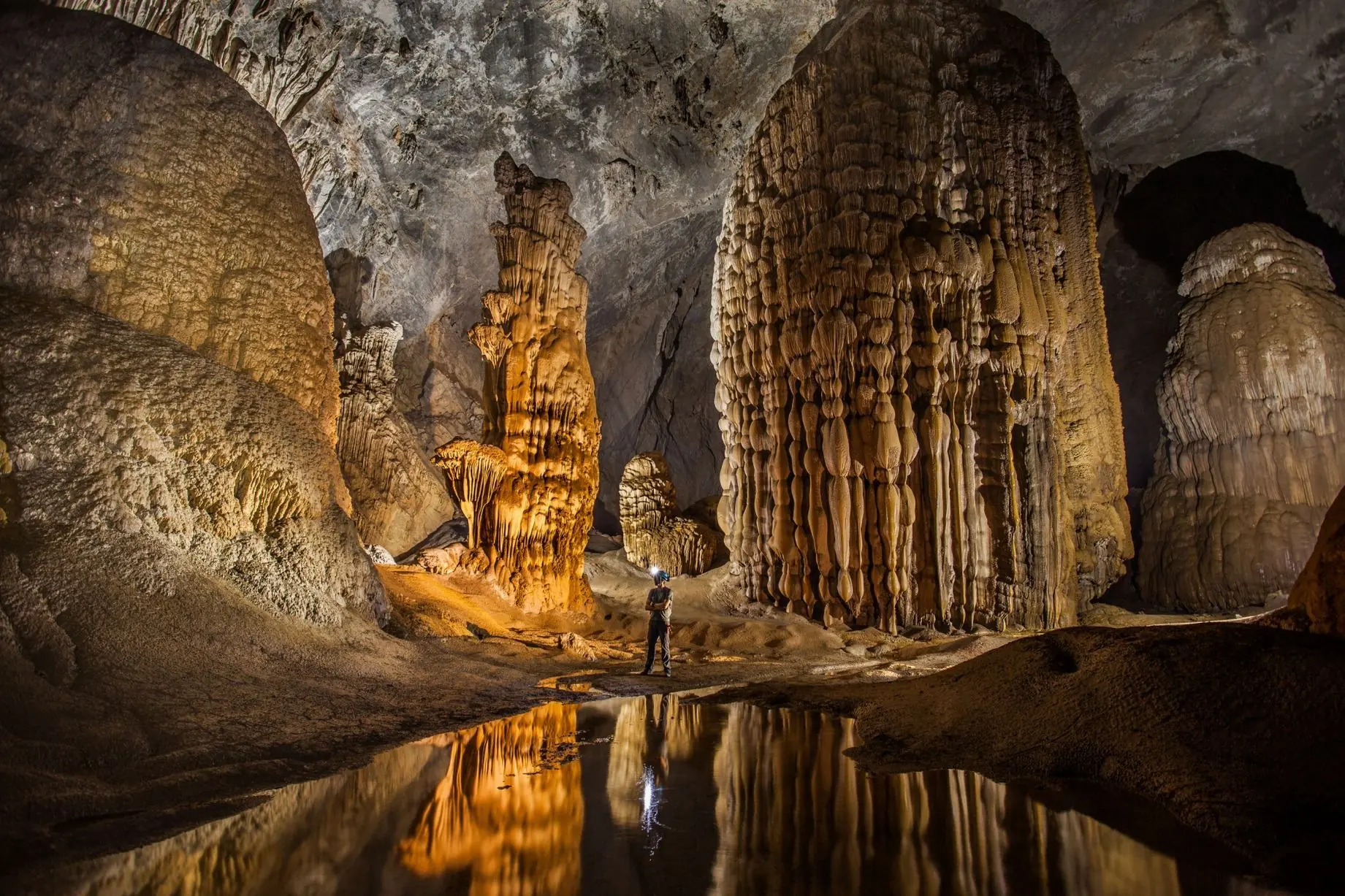 La Cueva más Grande del Mundo Increíbles Imágenes La Cueva más Grande del Mundo Increíbles Imágenes
