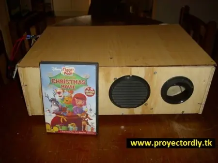 Proyector 100% artesanal